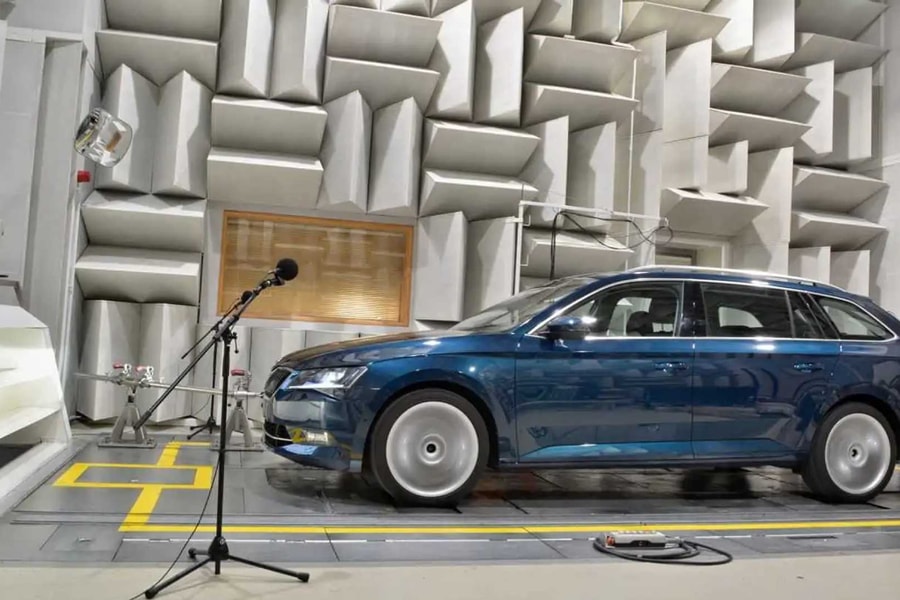 Người đi xe điện muốn có tiếng như động cơ xe xăng