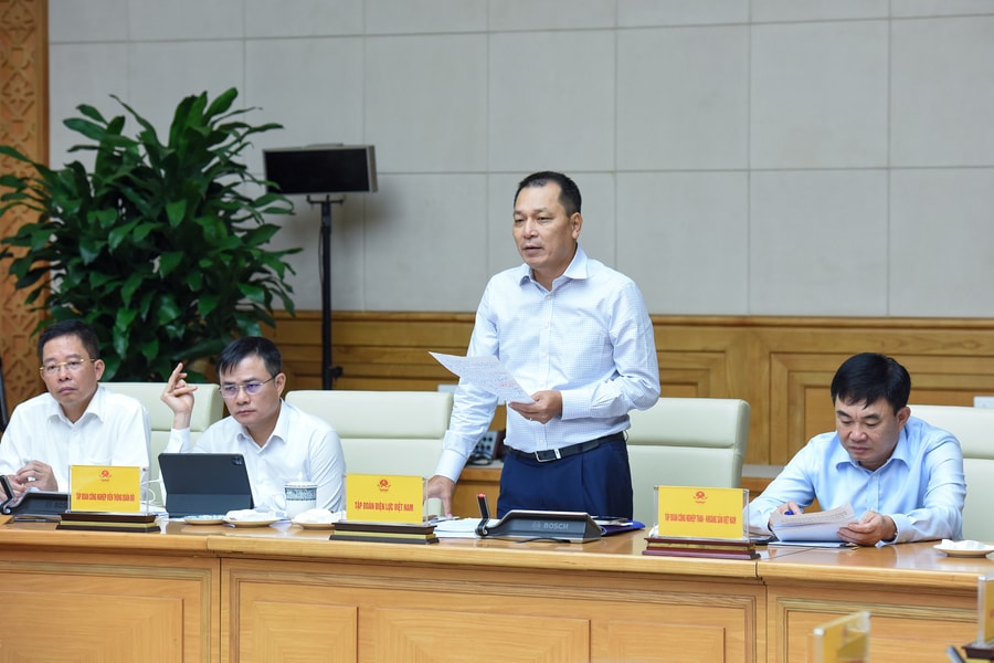 Kinh nghiệm khôi phục điện sau bão số 3: Huy động tổng lực cấp điện trở lại nhanh nhất