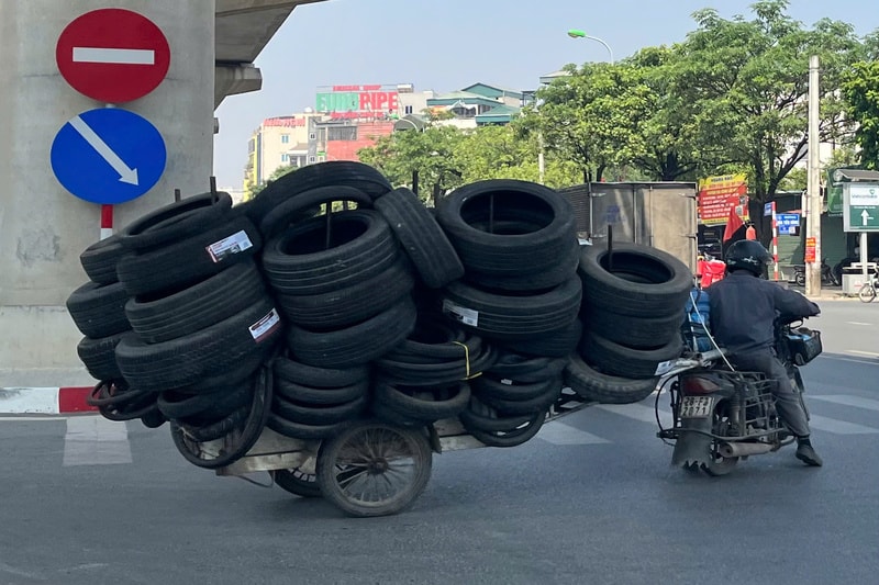 Xe tự chế, xe kéo “tung hoành” đường phố Hà Nội