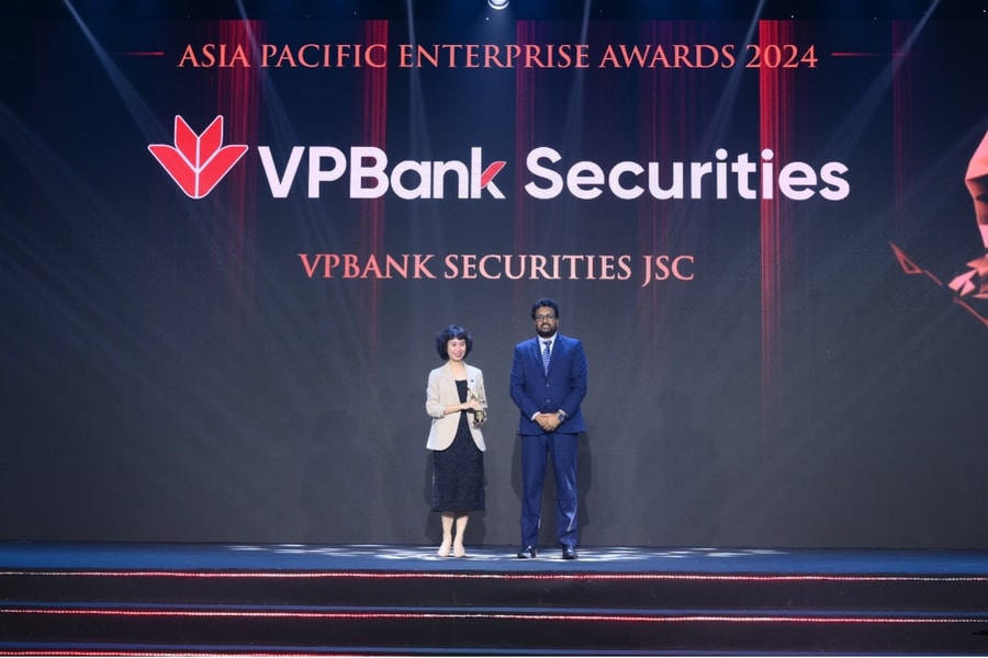 Tăng trưởng vượt trội, Chứng khoán VPBank nhận giải thưởng “Doanh nghiệp tăng trưởng nhanh 2024”