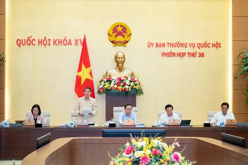 Cho ý kiến về dự án Luật Quản lý và đầu tư vốn nhà nước tại doanh nghiệp.