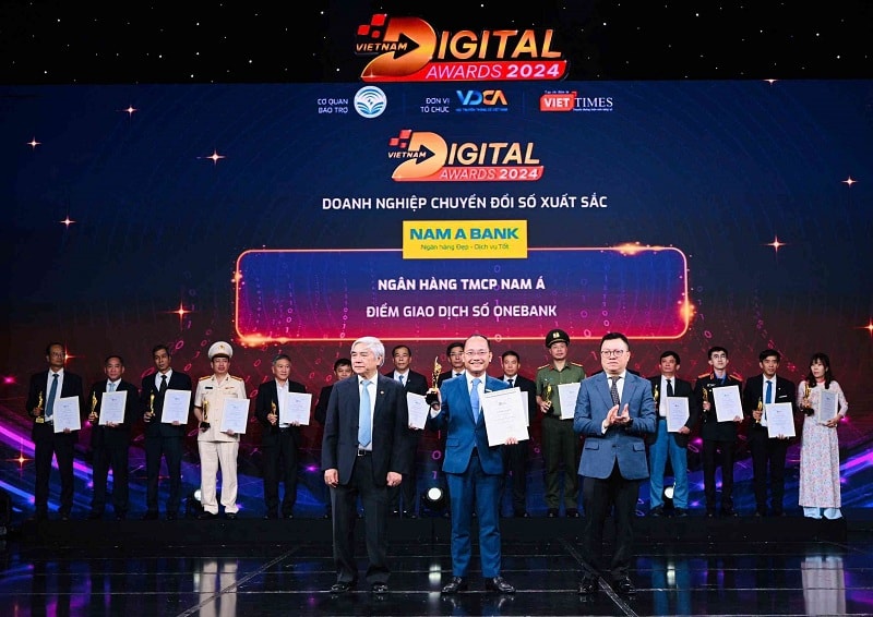 ONEBANK by Nam A Bank tiếp tục được vinh danh tại Giải thưởng Chuyển đổi số Việt Nam 2024