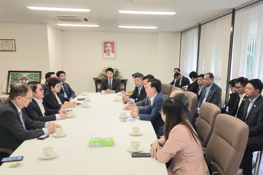 Đoàn công tác tỉnh Long An làm việc với Tập đoàn Yumoto Electric