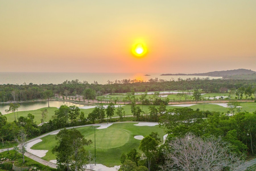 Thêm một loạt đường bay quốc tế mới: Du lịch Phú Quốc cuối năm đợi bùng nổ?‏