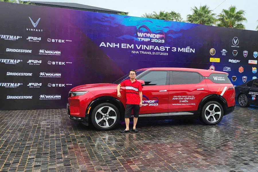 Chủ doanh nghiệp chọn VF 9 vì yêu công nghệ và các tính năng an toàn