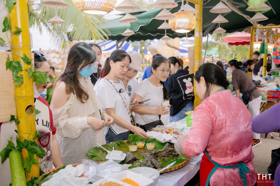 Nhộn nhịp Liên hoan bánh dân gian ba miền và kết nối du lịch Bắc Ninh 2024