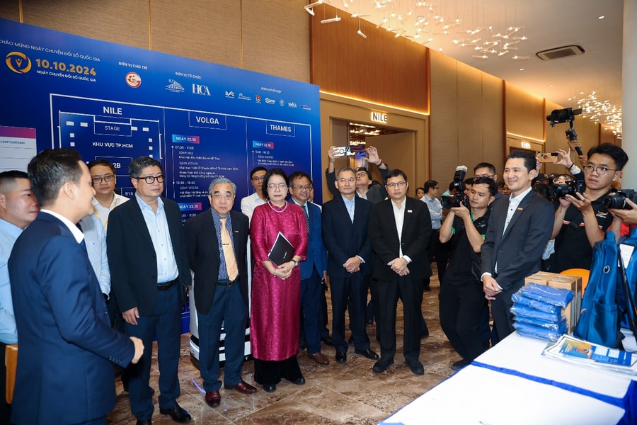 Sacombank đẩy mạnh chuyển đổi số