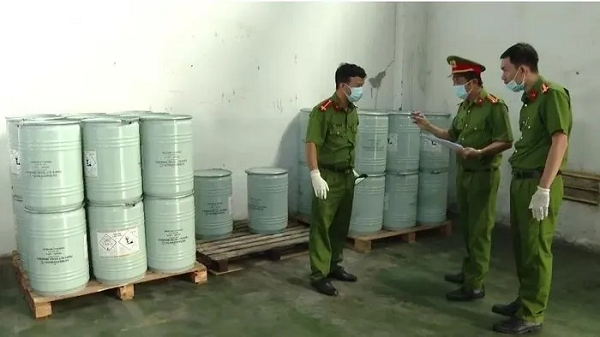 “Thả nổi” hoá chất “kịch độc” đến bao giờ?