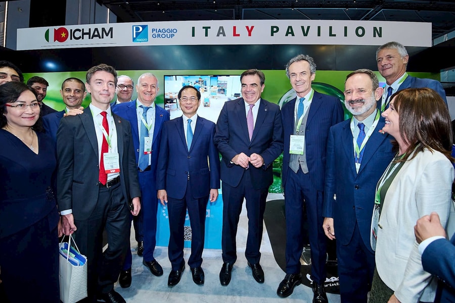 Piaggio Việt Nam tham gia triển lãm và Diễn đàn Kinh tế Xanh 2024