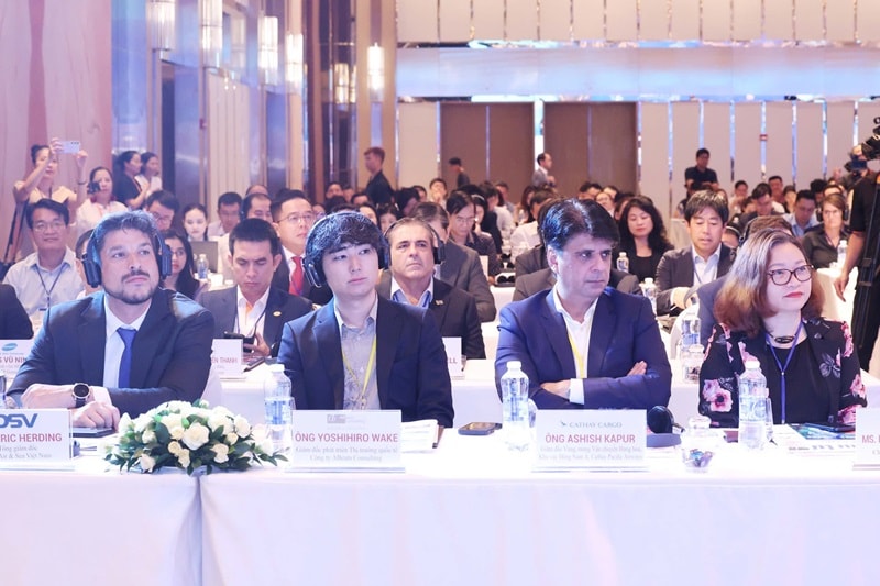 Tìm giải pháp thúc đẩy ngành logistics chuyển đổi để bứt phá