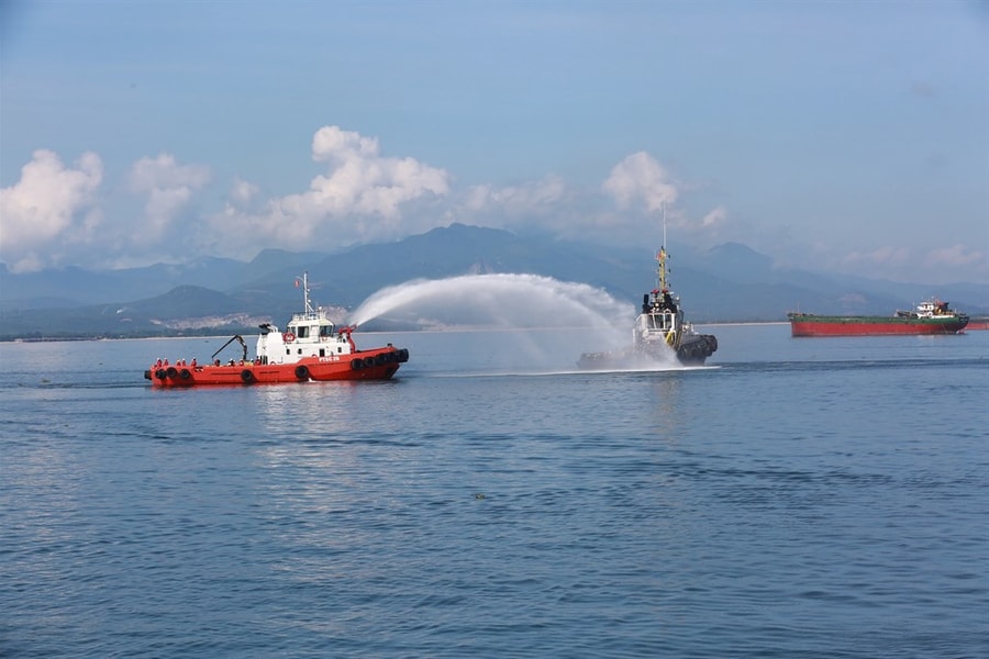 BSR tập huấn ứng phó tình huống khẩn cấp tràn, đổ dầu tại cảng