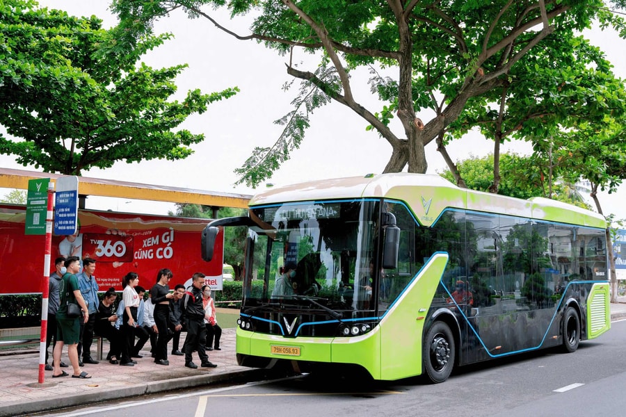 Vinbus khai trương tuyến buýt điện đầu tiên tại Nha Trang