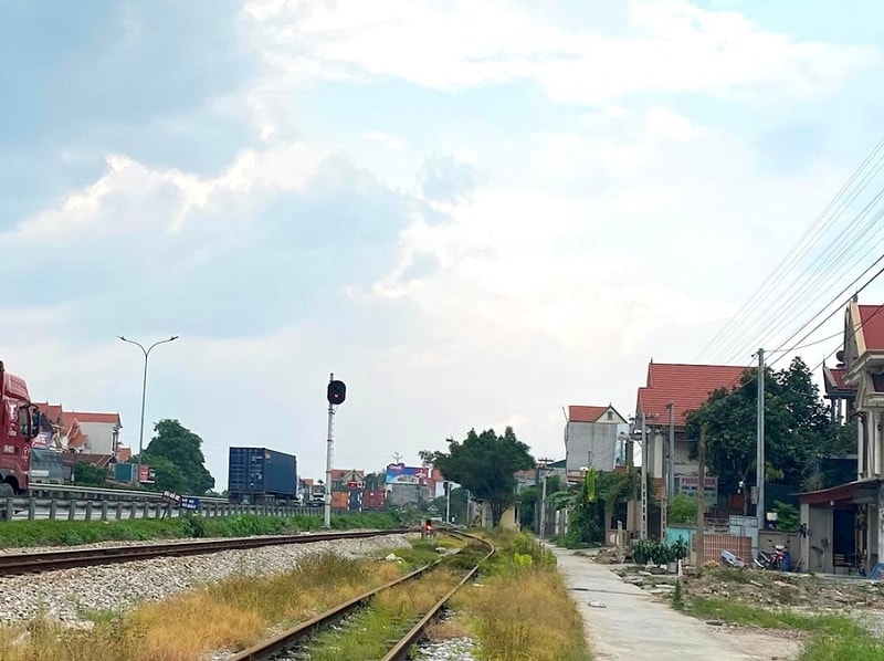 Vì sao dự án đường gom đường sắt qua Kim Thành chậm tiến độ?