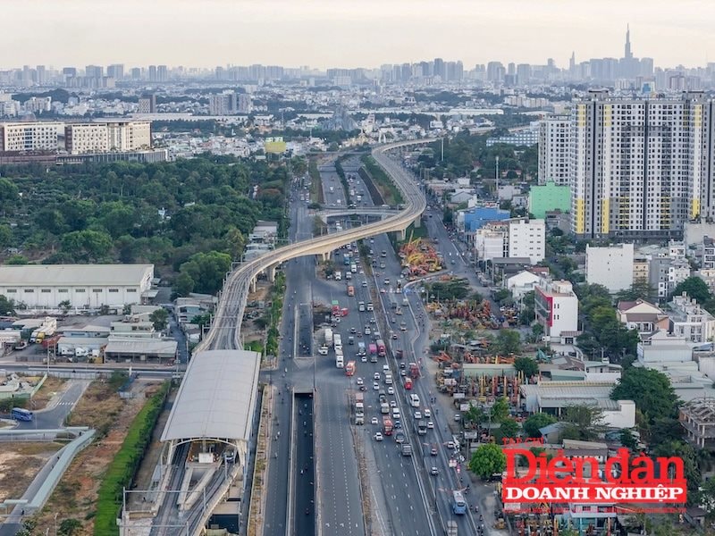 TPHCM: Tinh gọn bộ máy và phấn đấu tăng trưởng hai con số trong năm 2025