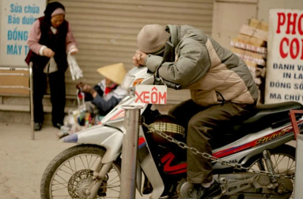 Đề xuất xe ôm phải có thẻ hành nghề: Lo “nhiêu khê”, không cần thiết