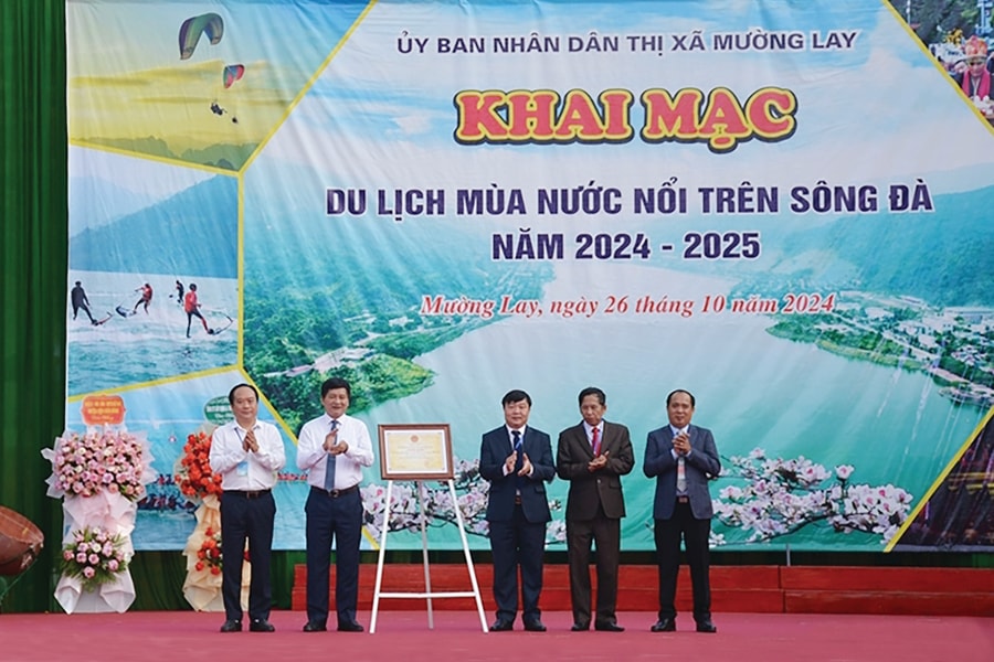 Khai thác tiềm năng du lịch Mường Lay