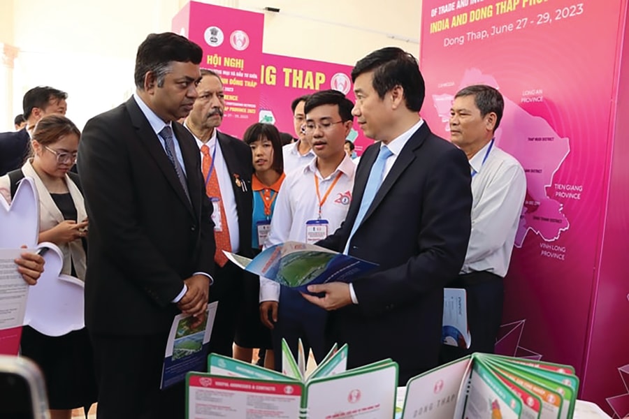 Phát triển hài hòa 03 trụ cột: Kinh tế - Xã hội - Môi trường