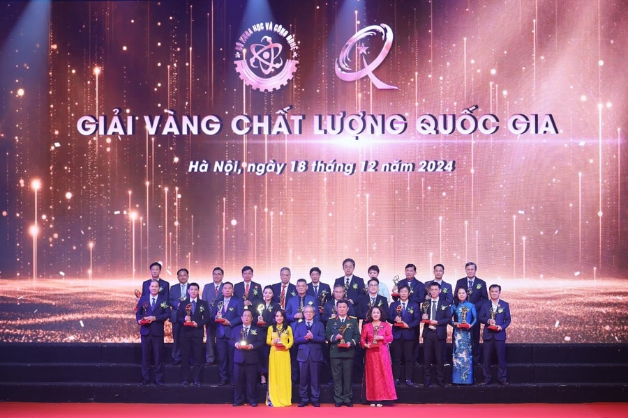 Tôn Đông Á vinh dự đón nhận Giải Vàng Chất lượng Quốc gia 2024