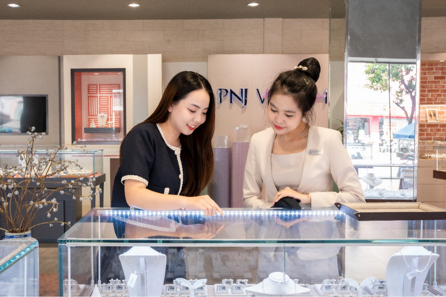 Quỹ ngoại "xả" PNJ, mảng trang sức bán lẻ có còn kỳ vọng?