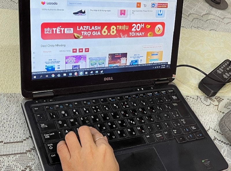 Cảnh báo lừa đảo mua hàng online dịp Tết