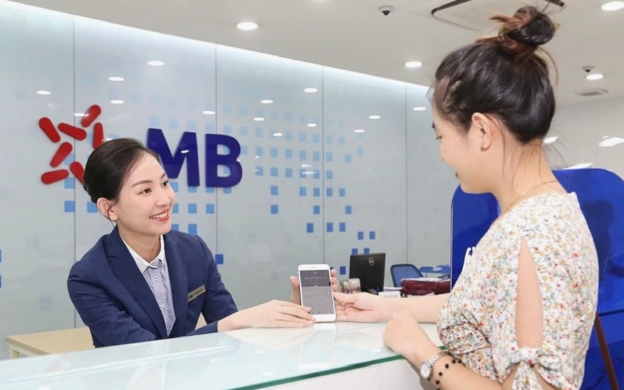 Tháng 1/2025: Giữ cổ phiếu ngành nào cho hiệu suất đầu tư cao?