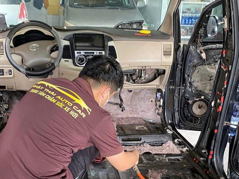 Gara ô tô Hà Nội "chạy đua" cuối năm, phục vụ nhu cầu bảo dưỡng cao