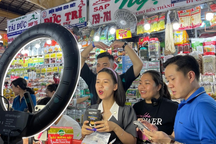 Hỗ trợ doanh nghiệp mở rộng không gian kinh doanh trên “sàn” điện tử