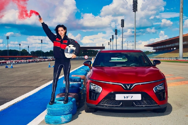 VIC: Lợi nhuận tăng, Chủ tịch đã tài trợ VinFast gần 8,4 nghìn tỷ đồng