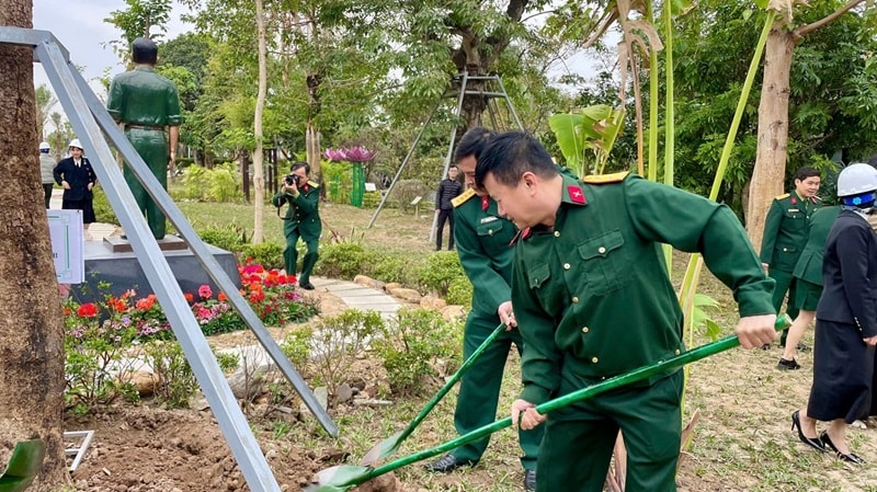 Khai xuân Ất Tỵ 2025: SHINEC "Trồng cây gây rừng, thả cá gây nguồn"