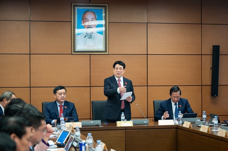 Cần thiết giải quyết những vấn đề, điểm vướng, điểm khó để đưa đất nước phát triển