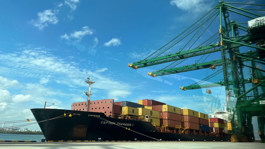 Tham vọng “siêu cảng” của Singapore