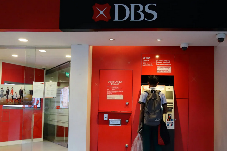 Các công ty tài chính, ngân hàng bắt đầu thay người bằng AI