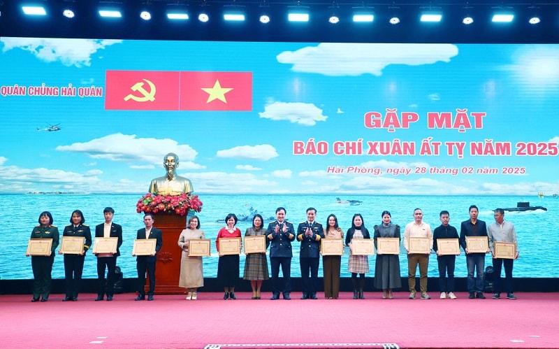 Báo chí đồng hành với Quân chủng Hải quân giữ vững chủ quyền biển đảo Tổ quốc