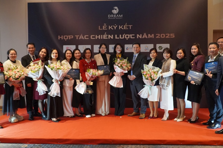 Khách sạn Dream Dragon Resort ký kết hợp tác chiến lược