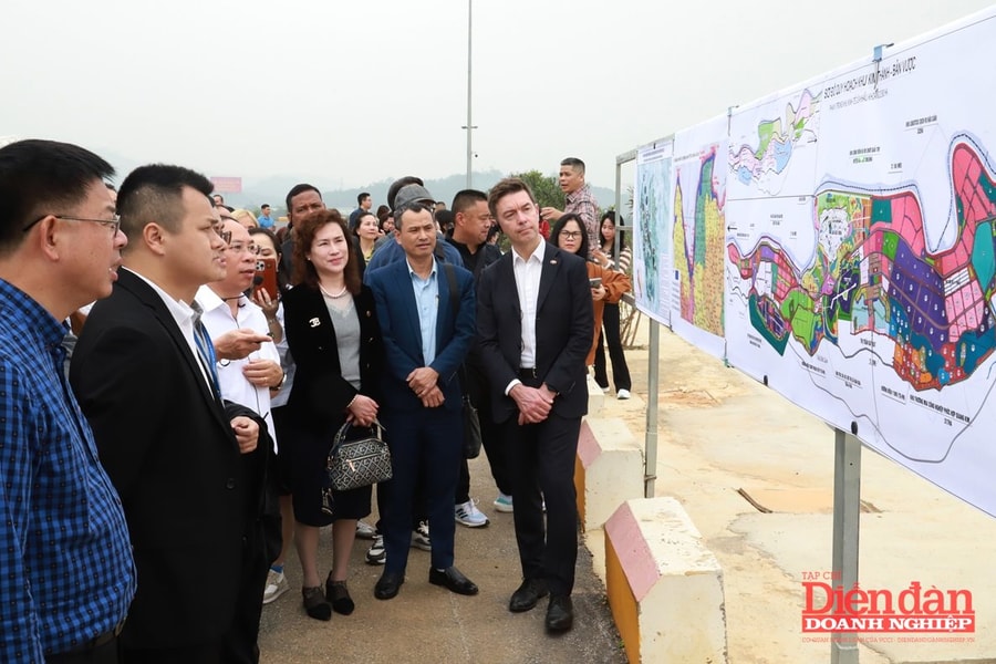 Hàng trăm nhà đầu tư quốc tế tham quan, khảo sát các dự án đầu tư trọng điểm tại Lào Cai