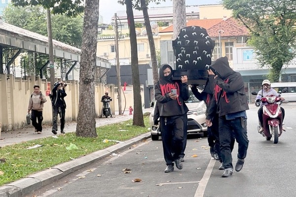 Quảng bá phản cảm: Đâu là giới hạn đạo đức trong ngành PR?