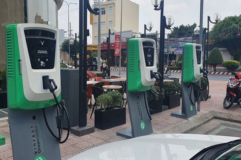 Cân nhắc lùi thời điểm áp dụng Quy chuẩn kỹ thuật quốc gia về trụ sạc xe điện