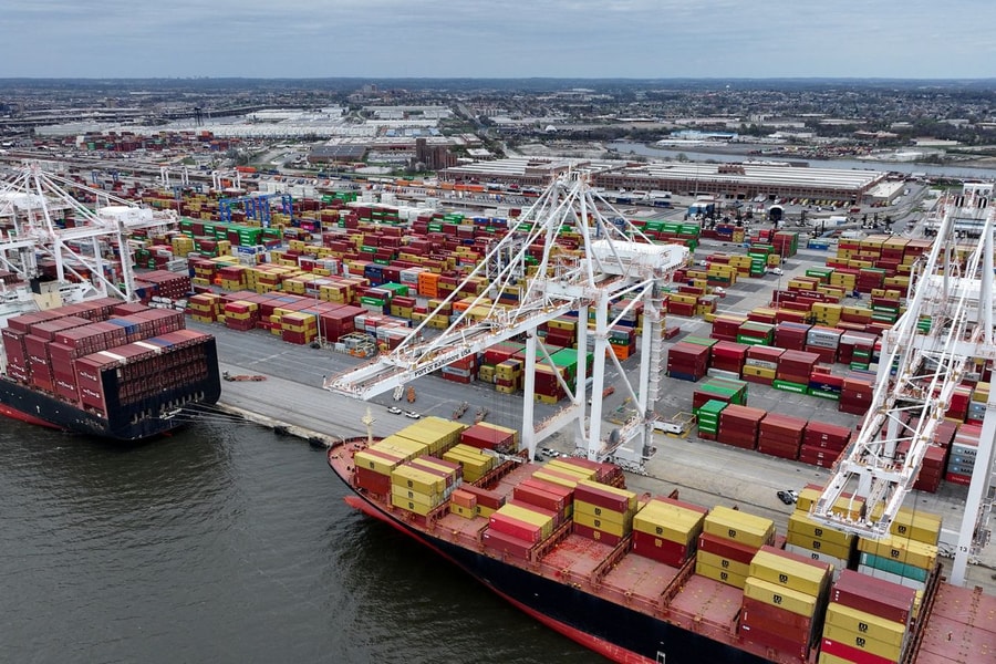 Trung Quốc tìm thấy “cơ” trong mối nguy thuế quan