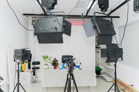 Sữa giả livestream - diễn viên mạng, nạn nhân thật