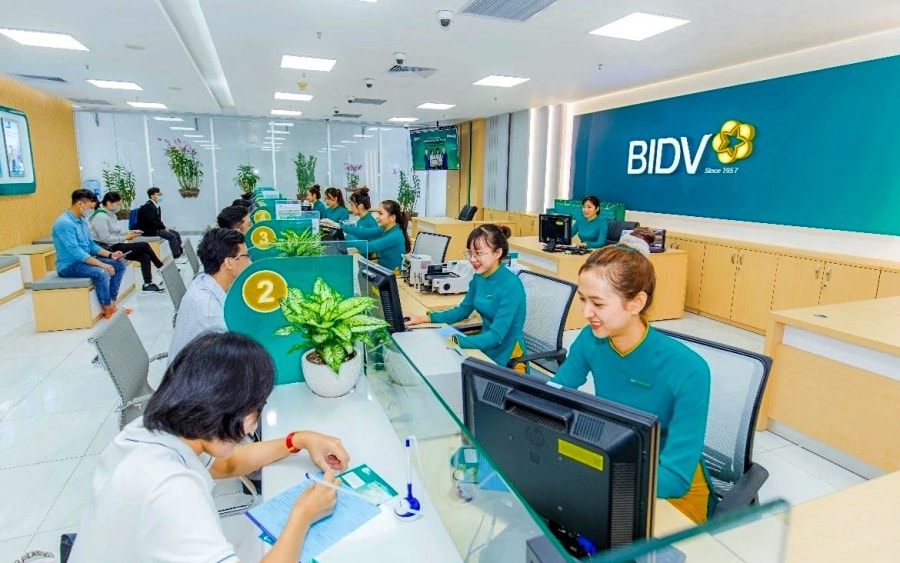 Đầu tư công tăng tốc - Tăng triển vọng với nhóm cổ phiếu ngân hàng quốc doanh