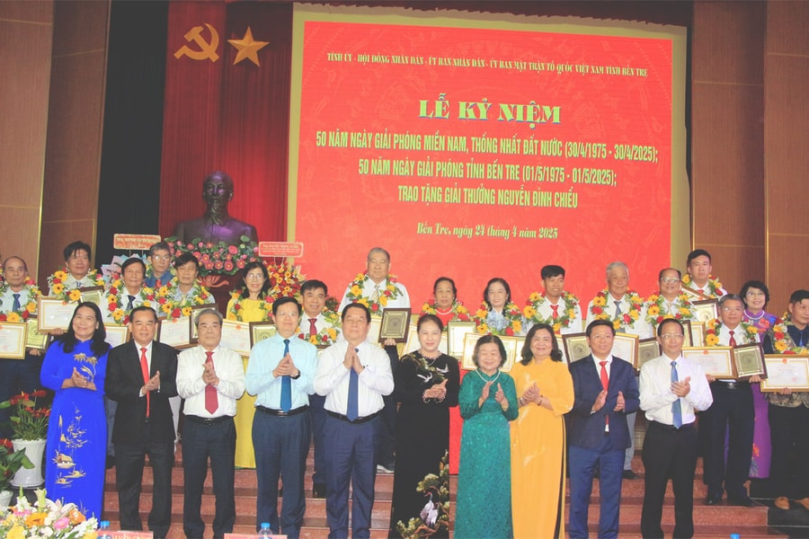 Bến Tre tổ chức Lễ kỷ niệm 50 năm Ngày giải phóng miền Nam, thống nhất đất nước