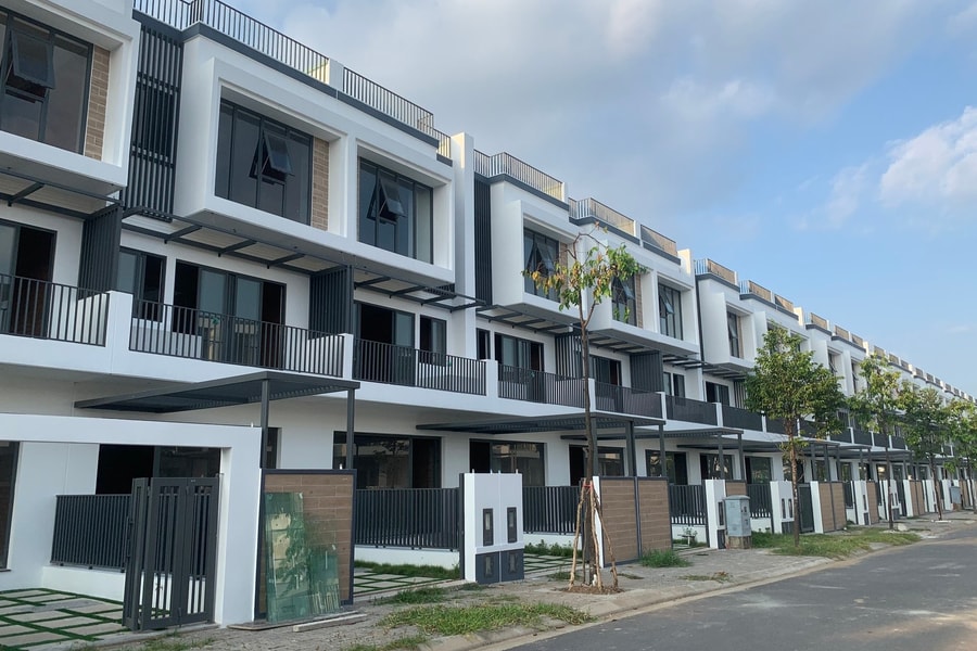 TP HCM: Giá cao, lệch pha cung cầu kéo thanh khoản biệt thự, liền kề xuống thấp