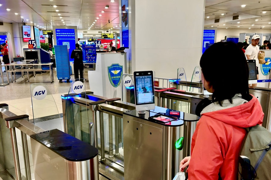 Đặt vé bay Vietjet và làm thủ tục dễ dàng bằng sinh trắc học trên ứng dụng VNeID