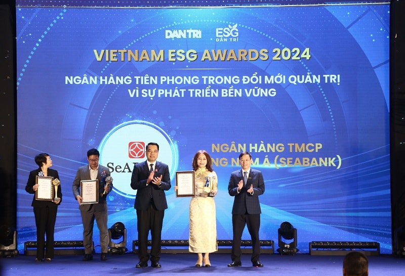 SeABank được vinh danh “Ngân hàng tiên phong trong đổi mới quản trị vì sự phát triển bền vững”
