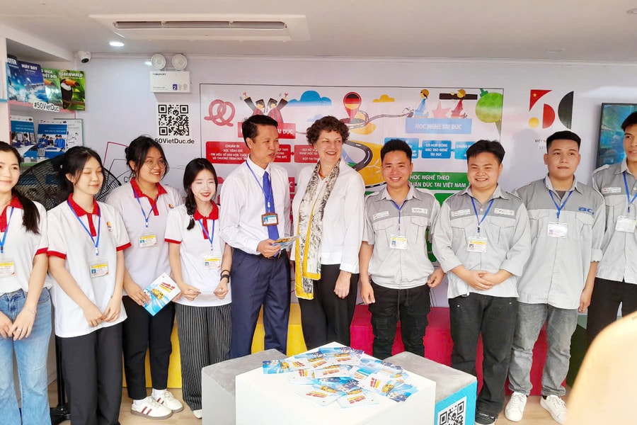 “Chuyến xe hướng nghiệp Đức” dừng chân tại Bắc Ninh - Chạm tới giấc mơ nghề nghiệp nước Đức