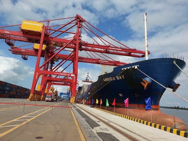 Đề xuất đầu tư luồng Cửa Lở - mở đường băng phát triển trung tâm logistics