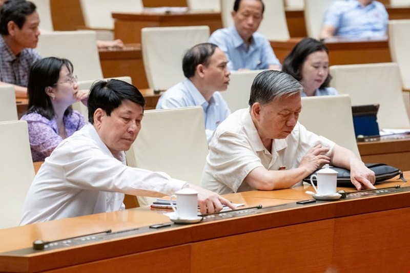 Thông qua cơ chế, chính sách đặc biệt, tạo đột phá trong xây dựng và tổ chức thi hành pháp luật