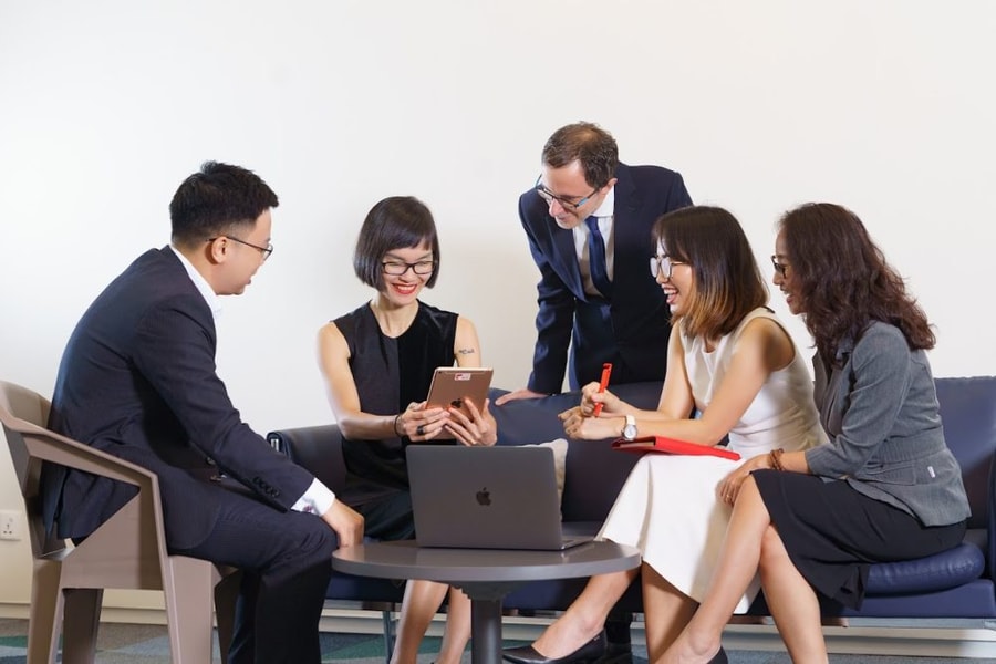 Thị trường đầy biến động, các nhà quản lý cần trang bị thêm gì để “chèo lái” doanh nghiệp?