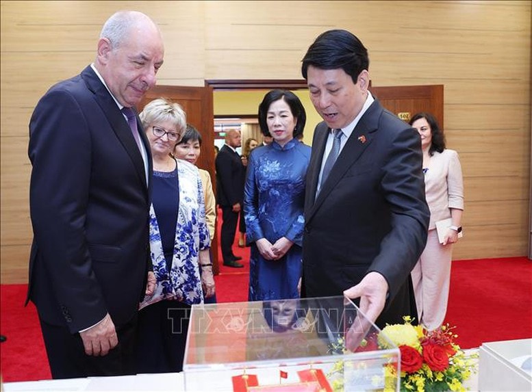 Tổng thống Hungary: Việt Nam là đối tác quan trọng, đáng tin cậy