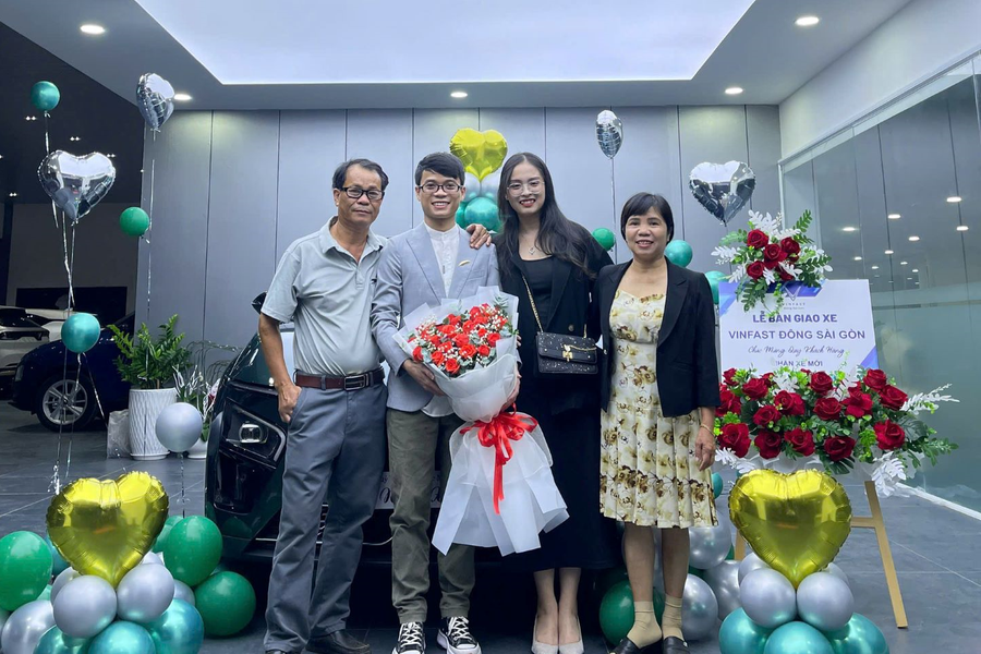 Lựa chọn VinFast VF 7, chủ xe bất ngờ khi “cả họ” cùng muốn lên đời xe điện